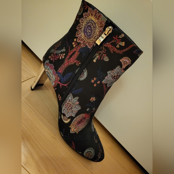 Ankle boots - Picture 2 of 5